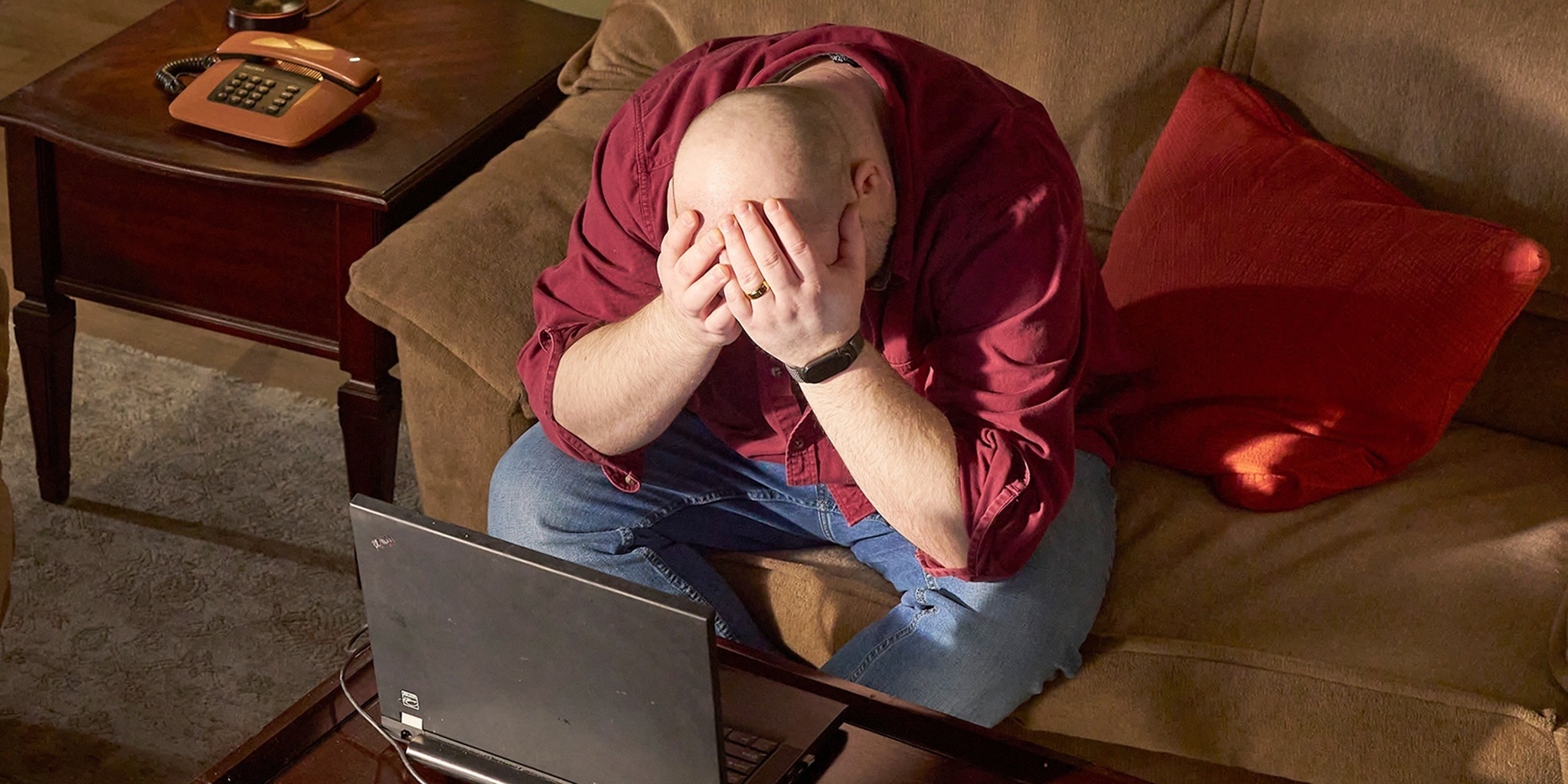 Quelqu'un cache quelque chose