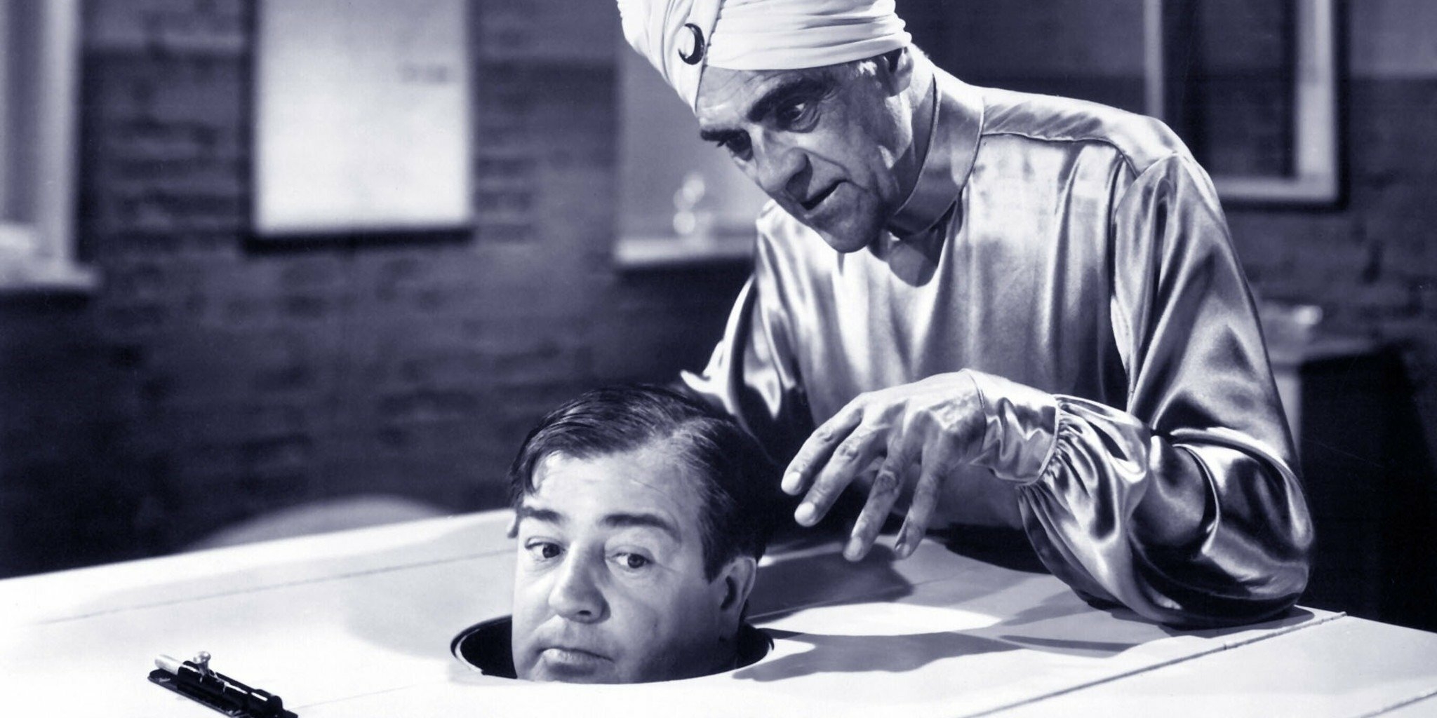 Deux nigauds chez les tueurs — Frissons TV 03:00