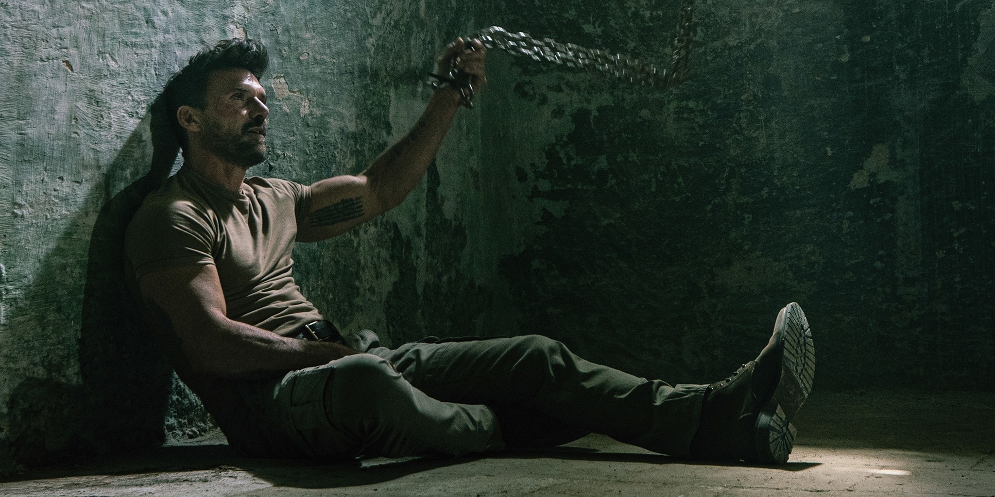 Hounds of War — Super Ecran 3 00:35